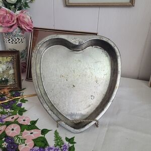 Vintage Heart-Shaped Aluminum Cake Pan - Silver